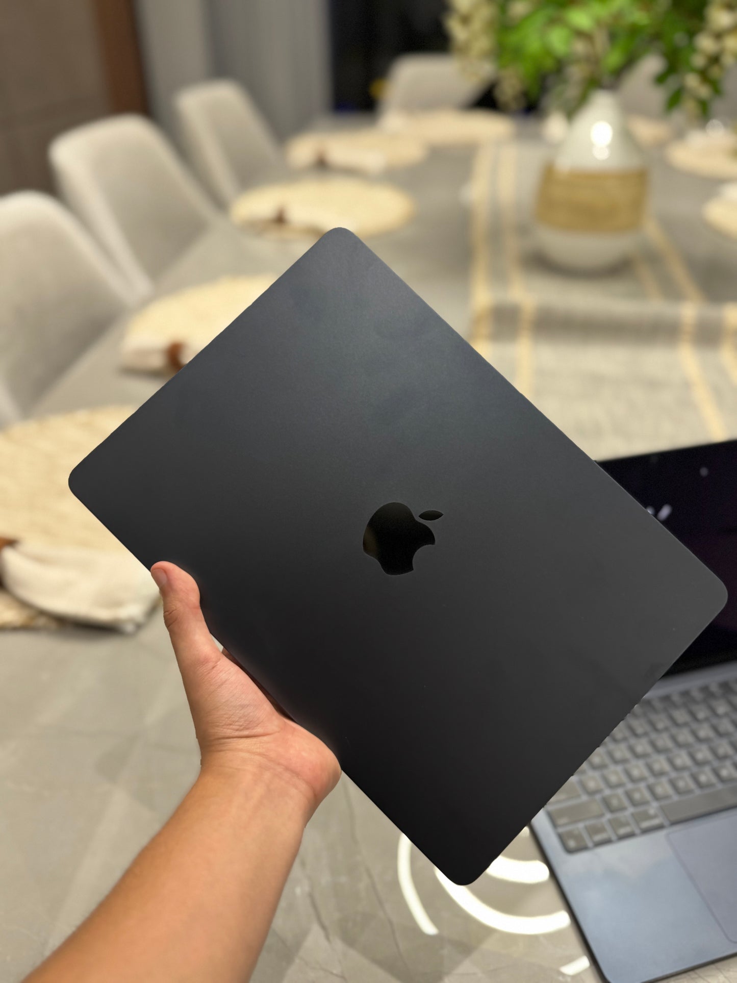 Macbook air M2 midnight (usada)